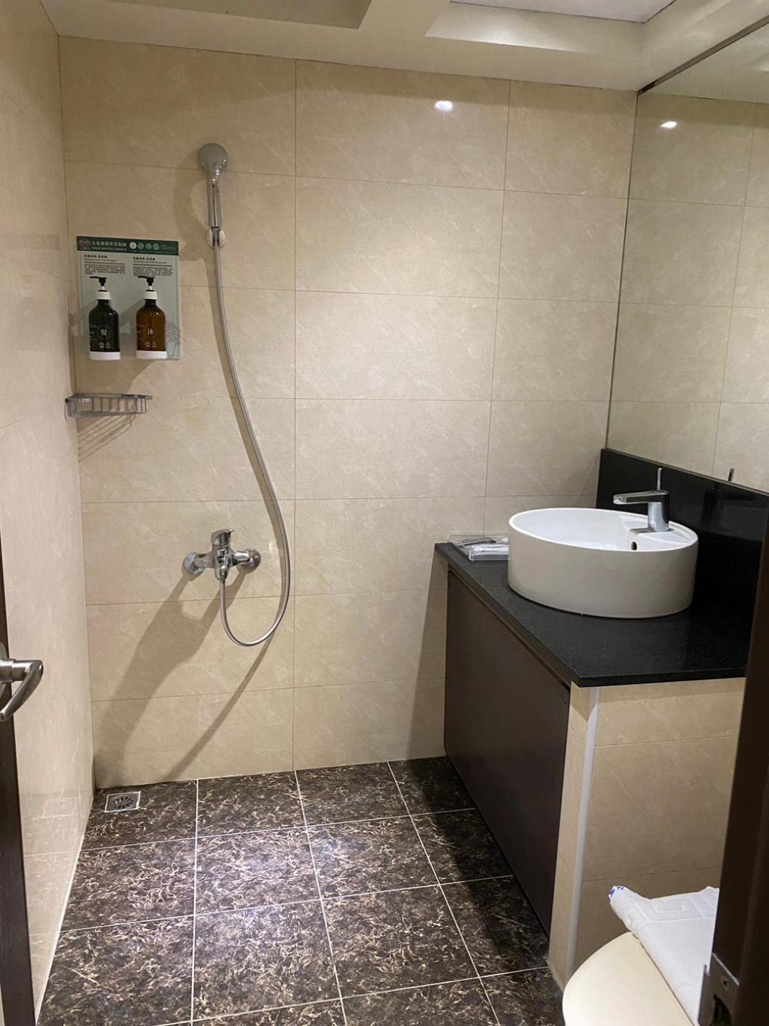 Yuai Fu Hao Hotel Taizhong Zewnętrze zdjęcie